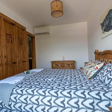 Beautiful Luxury 4-Bed Villa In Playa Blanca Vila *