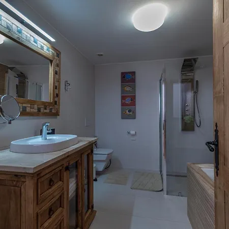 Beautiful Luxury 4-Bed Villa In Playa Blanca * Playa Blanca (Lanzarote)