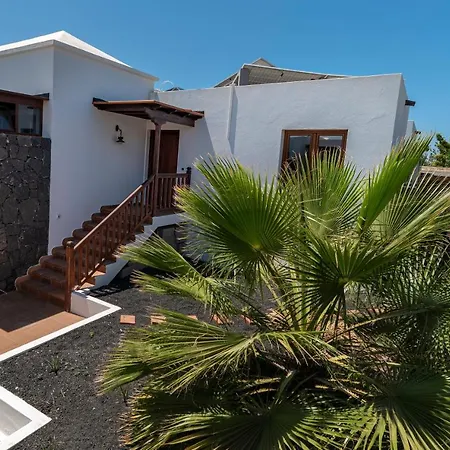 Beautiful Luxury 4-Bed Villa In Playa Blanca * Playa Blanca (Lanzarote)